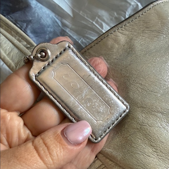 Coach Poppy Shimmering Metallic Cream Shoulder Bag with Legacy Lining - Picture 4 of 15